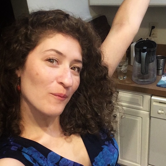 Meet your Posher, Adrienne - Picture 1 of 3